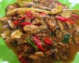 Foto langkah ke 3 dari resep Kerang saus padang.