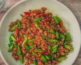 รูปขั้นตอนการทำที่ 5 ของ หมูสับผัดกะปิสะตอ