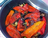 Foto del paso 3 de la receta: Pimientos rojos confitados con ajos y estragón