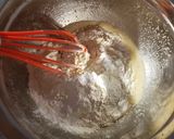 Foto del paso 2 de la receta: Galletitas con chispas de chocolate sin manteca