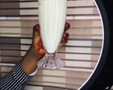 A picture of step 3 of Banana smoothie.