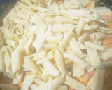 Foto del paso 5 de la receta: Pasta con verdura y gambas