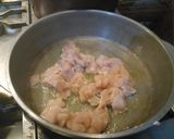 Foto del paso 3 de la receta: Coditos con Salsa de Crema, pollo Jamón y finas hierbas.🤤