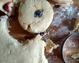 Gambar langkah 2 resipi Scones Kismis.