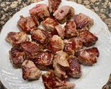 Foto del paso 3 de la receta Solomillo de cerdo con salsa roquefort, peras y espinacas
