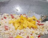 Foto langkah ke 4 dari resep Nasi Goreng Nanas.