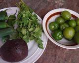 Foto del paso 1 de la receta: Salsa de tomates verdes con aguacate