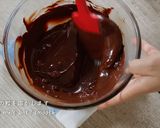 A picture of step 14 of Basic Dark Chocolate Bon Bons / Bonbon de Chocolat.