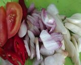 Foto langkah ke 1 dari resep Cah Kangkung Ayam Suir.