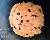 Une image de l'étape 2 de Cookie géant aux pépites de chocolat.