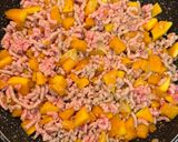 Foto del paso 2 de la receta: Rigatoni con salsa boloñesa de calabaza