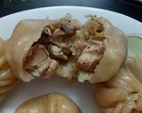 A picture of step 5 of Chicken momo with soup and chutney.