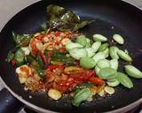 Foto langkah ke 5 dari resep Cumi Asin Pete.