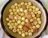 Hình bước làm 1 của món Chè hạt sen