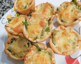 Foto del paso 5 de la receta: Tartaletas de espárragos con gambas y queso