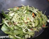Foto langkah ke 3 dari resep Tumis Kangkung Teri.