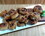 Foto del paso 4 de la receta: Espirales de canela, con chocolate, arándanos y pasas