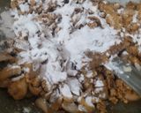 A picture of step 3 of Chicken bun.