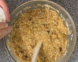 Foto del passaggio 4 della ricetta Ciambellone di Mele con Banana e Noci
