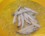 Foto del paso 2 de la receta: Boquerones fritos a la Malageña y en recuerdo al Piyayo