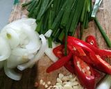 Foto langkah ke 3 dari resep Ayam Cabe Kering (Merah).