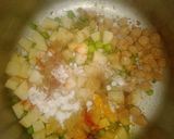 वेजिटेबल दलिया मूंग दाल खिचड़ी (vegetable daliya moong dal khichdi recipe in Hindi) रेसिपी चरण 3 फोटो