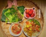 Hình bước làm 8 của món Mì Quảng Gà Tôm Trứng