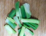 百頁豆腐炒小黃瓜的食譜步驟1照片