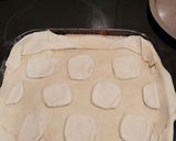 A picture of step 5 of Chicken and mushroom pie.