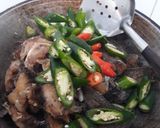 Foto langkah ke 3 dari resep Lele lombok ijo.