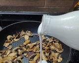 صورة لخطوة 4 من وصفة دجاج بالكريمة والفطر 🍄🍄