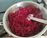 A picture of step 2 of Beetroot chutney.