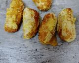 A picture of step 4 of Paneer potato lollipop.