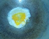 Foto langkah ke 2 dari resep Telor ceplok kecap bawang.