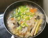 Foto langkah ke 4 dari resep Sup Ikan Gurame.