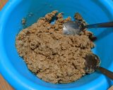 A picture of step 2 of Tahini Pies.