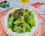 Hình bước làm 5 của món Tim heo xào bông cải xanh,su su và bắp cải