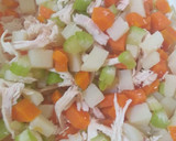 Foto del paso 4 de la receta: Ensalada de pollo 😋