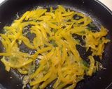 A picture of step 3 of Linguine with Clams, Yellow Bell Pepper, and Green Chili.