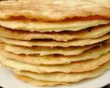 Foto del paso 4 de la receta: Torta de hojarasca, manjar y crema
