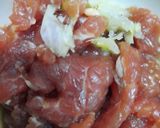 Hình bước làm 2 của món Canh Xà lách xoong mầm nấu thịt bò