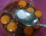 Foto langkah ke 2 dari resep Bolu panggang gula merah.