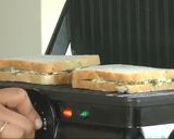 A picture of step 2 of Chilli Cheese Vegetable Sandwich.