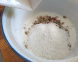 Foto del paso 2 de la receta: Barras de cereal bañado de chocolate y frutos secos