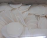 Hình bước làm 1 của món Bánh bèo từ bánh phồng tôm