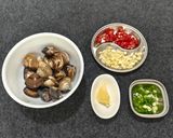 蒜香奶油蛤蜊(微波爐版)的食譜步驟1照片