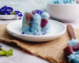 Foto langkah ke 5 dari resep Nasi sela khas Bali dengan bunga telang.