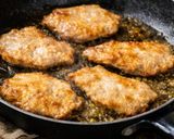 Foto del passaggio 2 della ricetta Scaloppine di vitello ai funghi misti