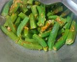 A picture of step 5 of Stuffed garlic bhindi.