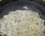 A picture of step 3 of Crispy Fried onions / birista.